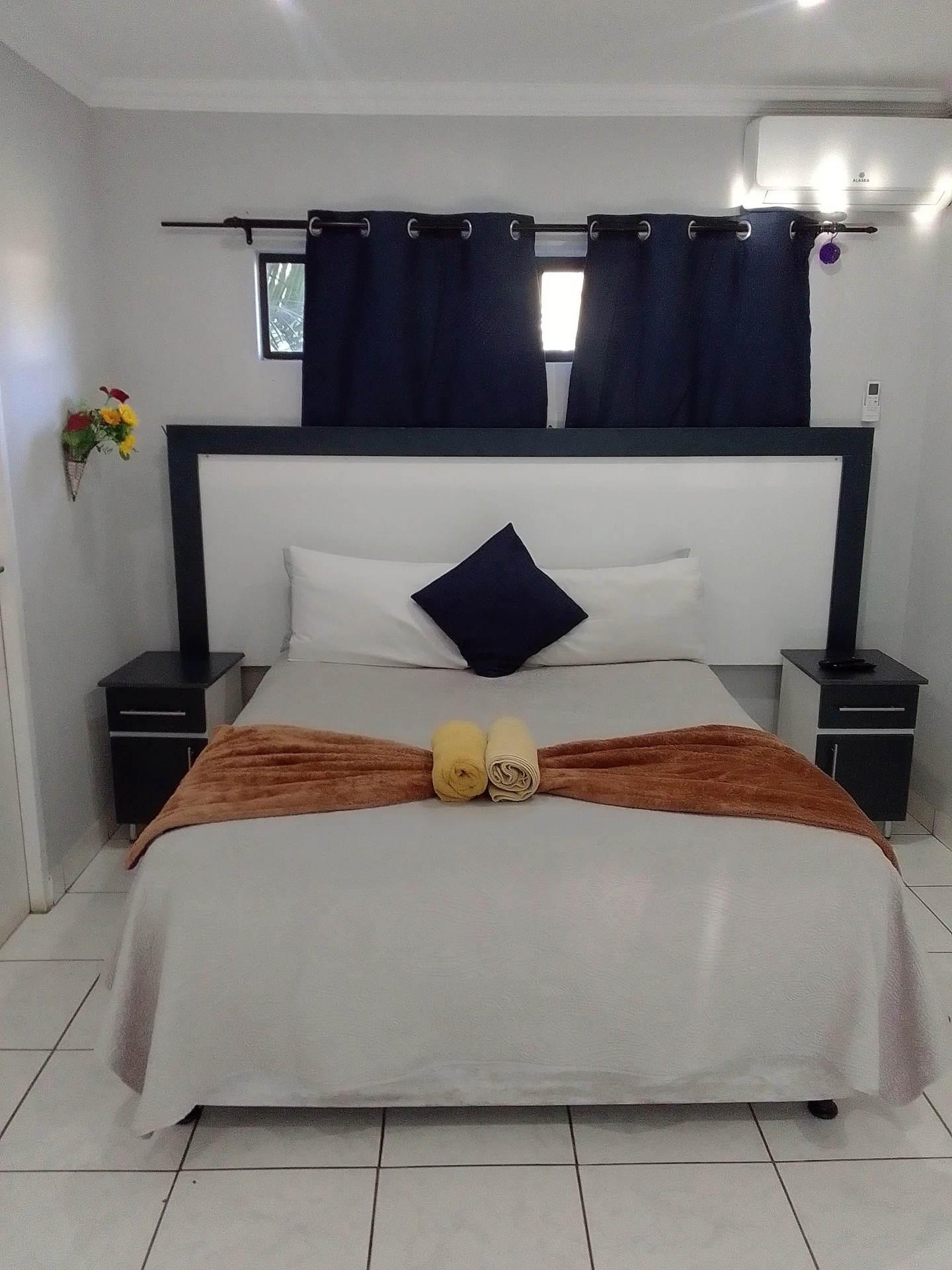 Comfortable bedroom at Enhle Bed and Breakfast