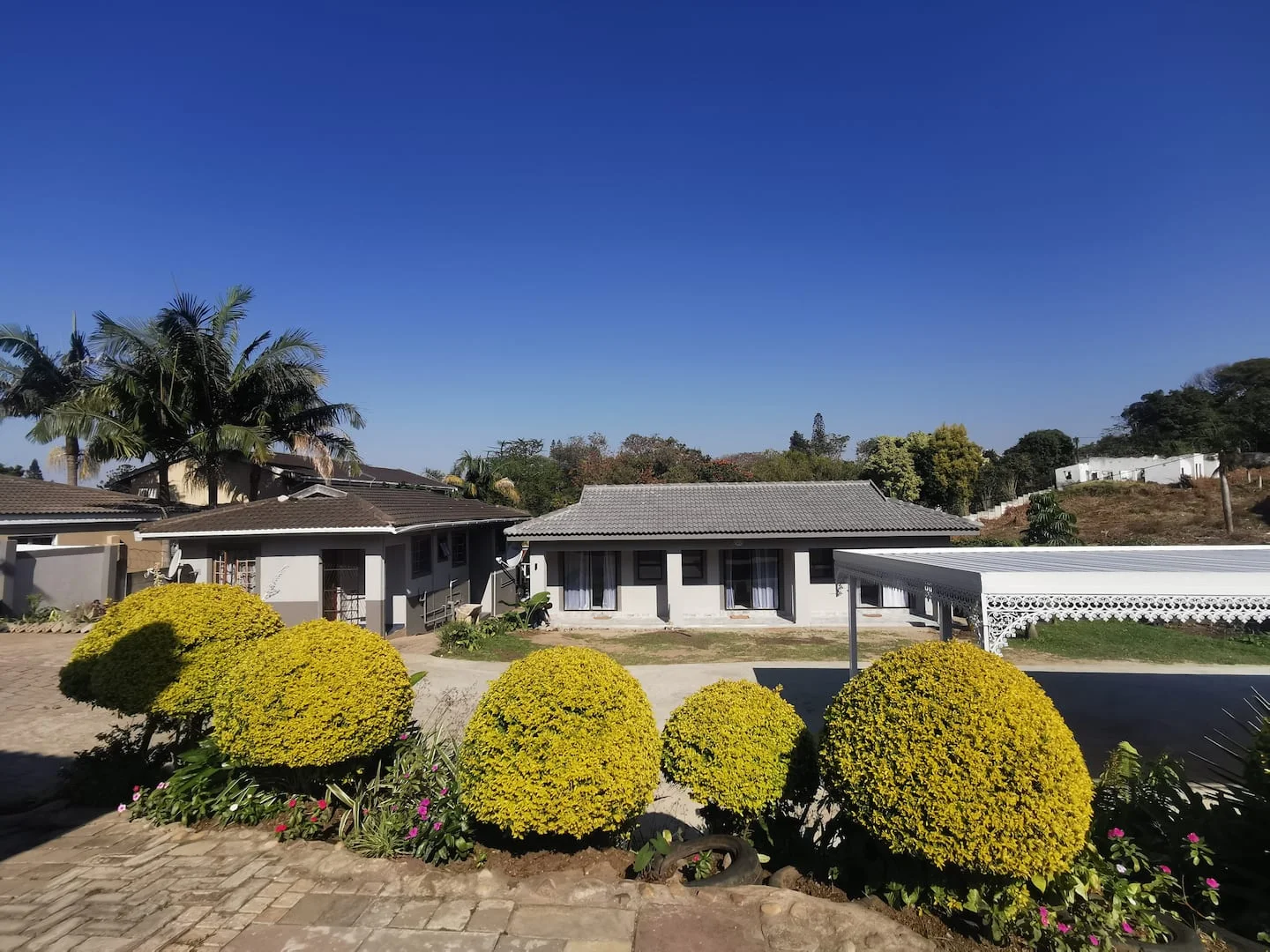 Enhle Bed and Breakfast